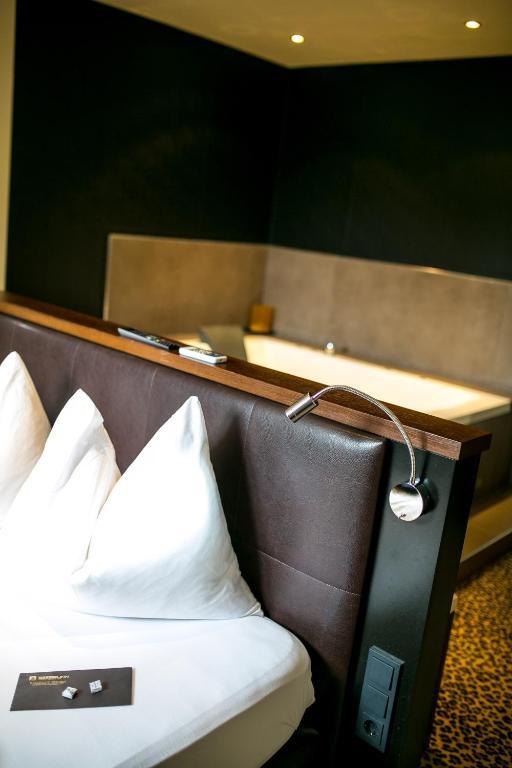 Hotel Seebrunn Am Wallersee Henndorf am Wallersee Ngoại thất bức ảnh